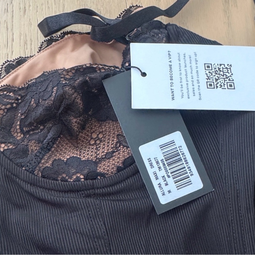 Tiger Mist Black Dress with Lace Overlay NWT - Picture 4 of 4